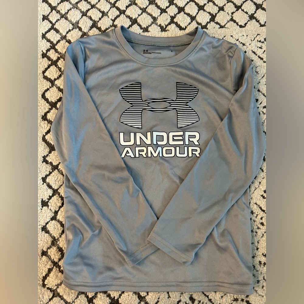 Boys Under Armour long sleeve shirt